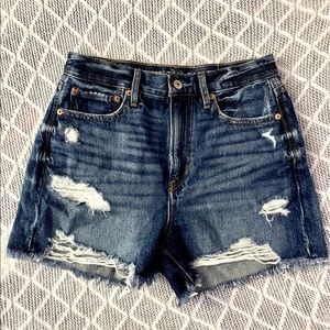 American Eagle 90s Boyfriend Short